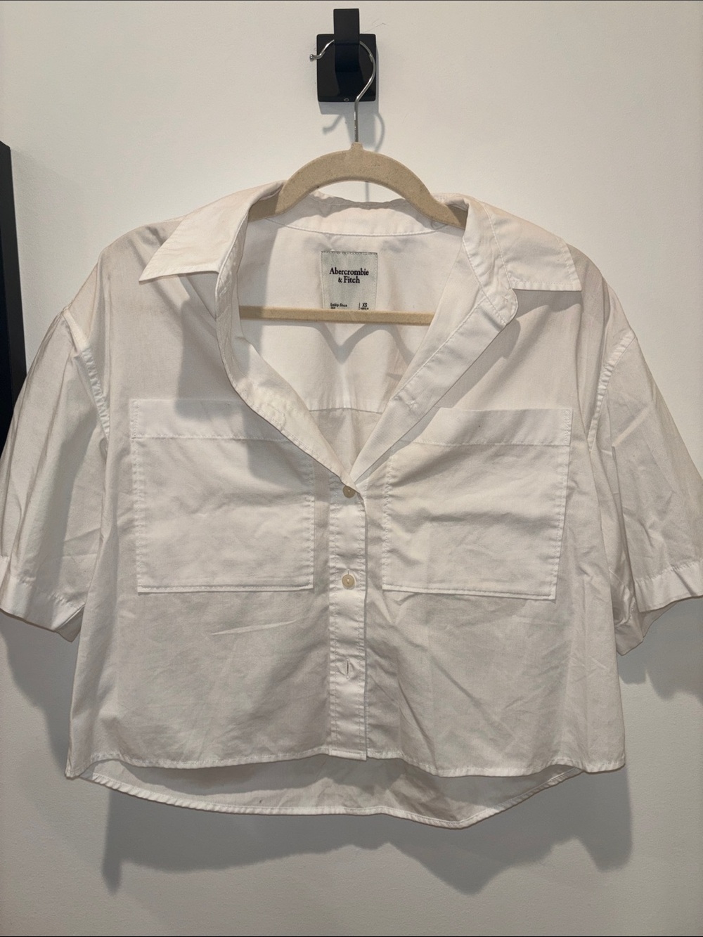 Abercrombie & Fitch- White Cropped Button-Down Shirt with Patch Pockets, NWOT